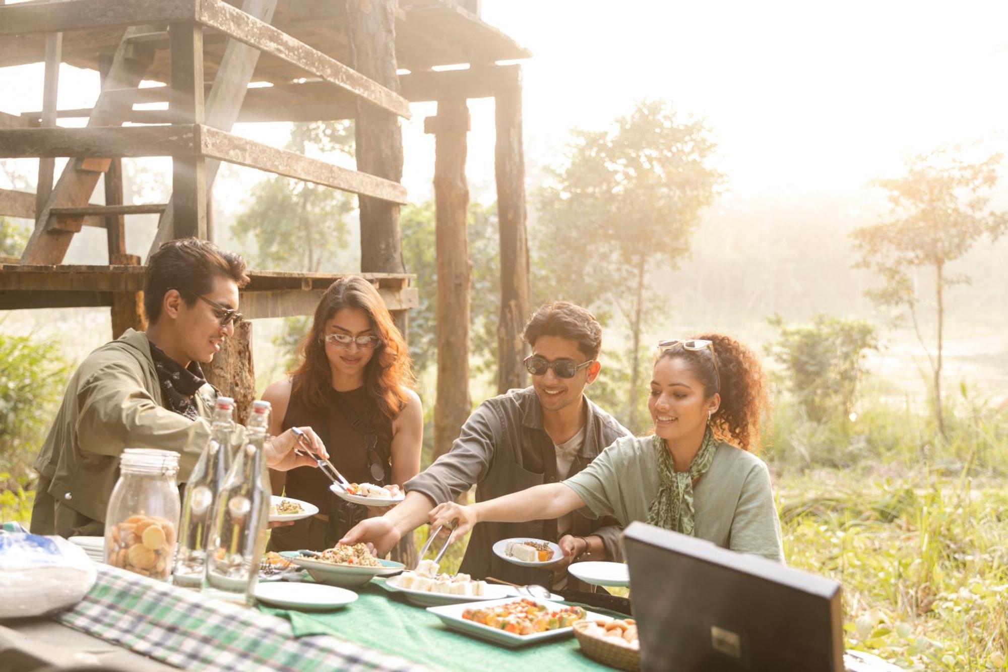 Kasara Chitwan Hotel Patlahara Bagian luar foto