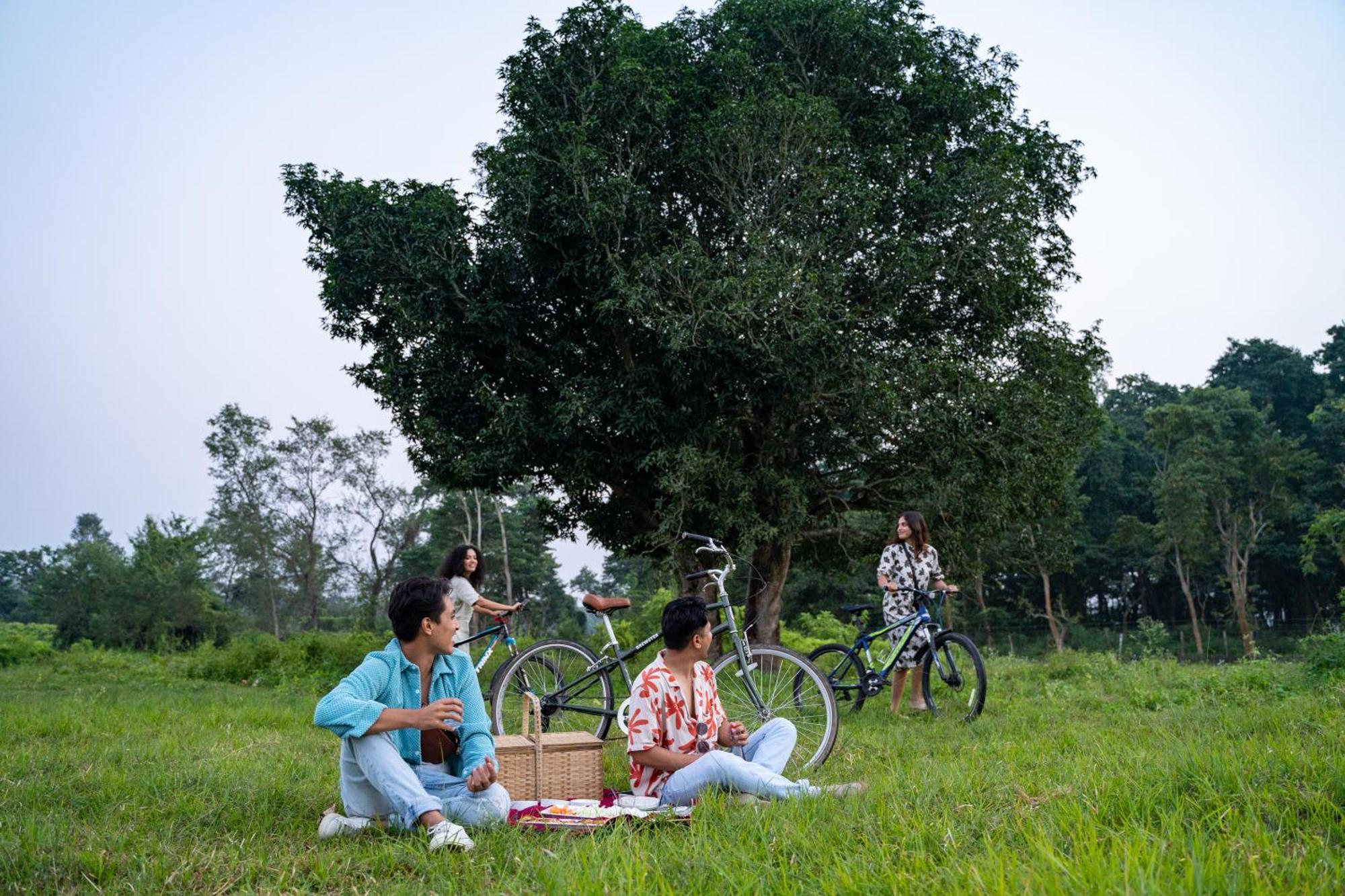 Kasara Chitwan Hotel Patlahara Bagian luar foto